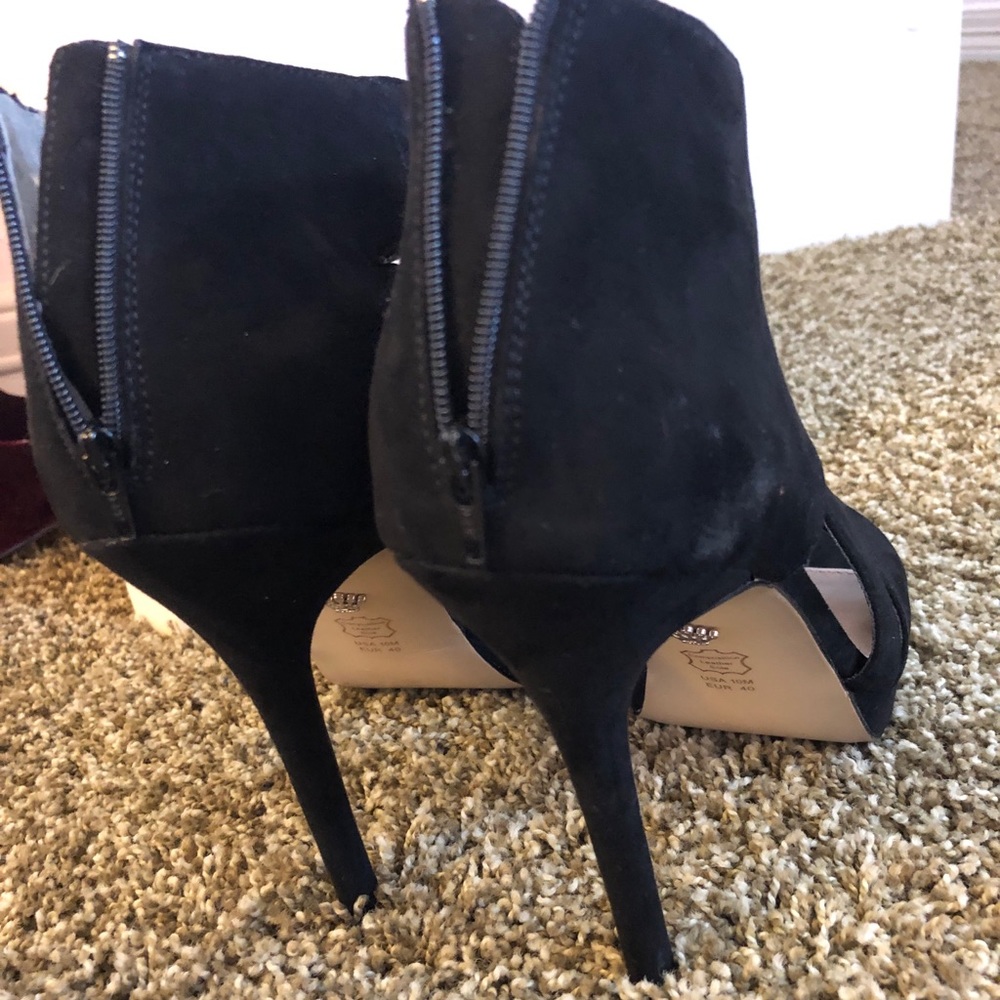 Shoes - Picture 3 of 4
